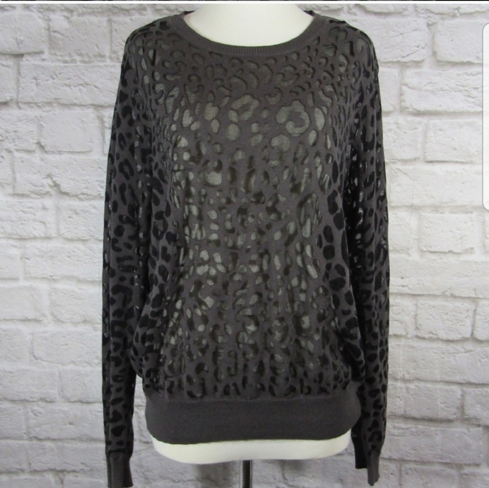 💎Vince Camuto leapord print top